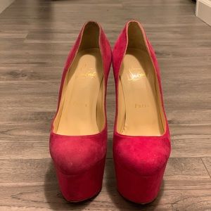 SOLD Christian Louboutin Daffodile Pumps